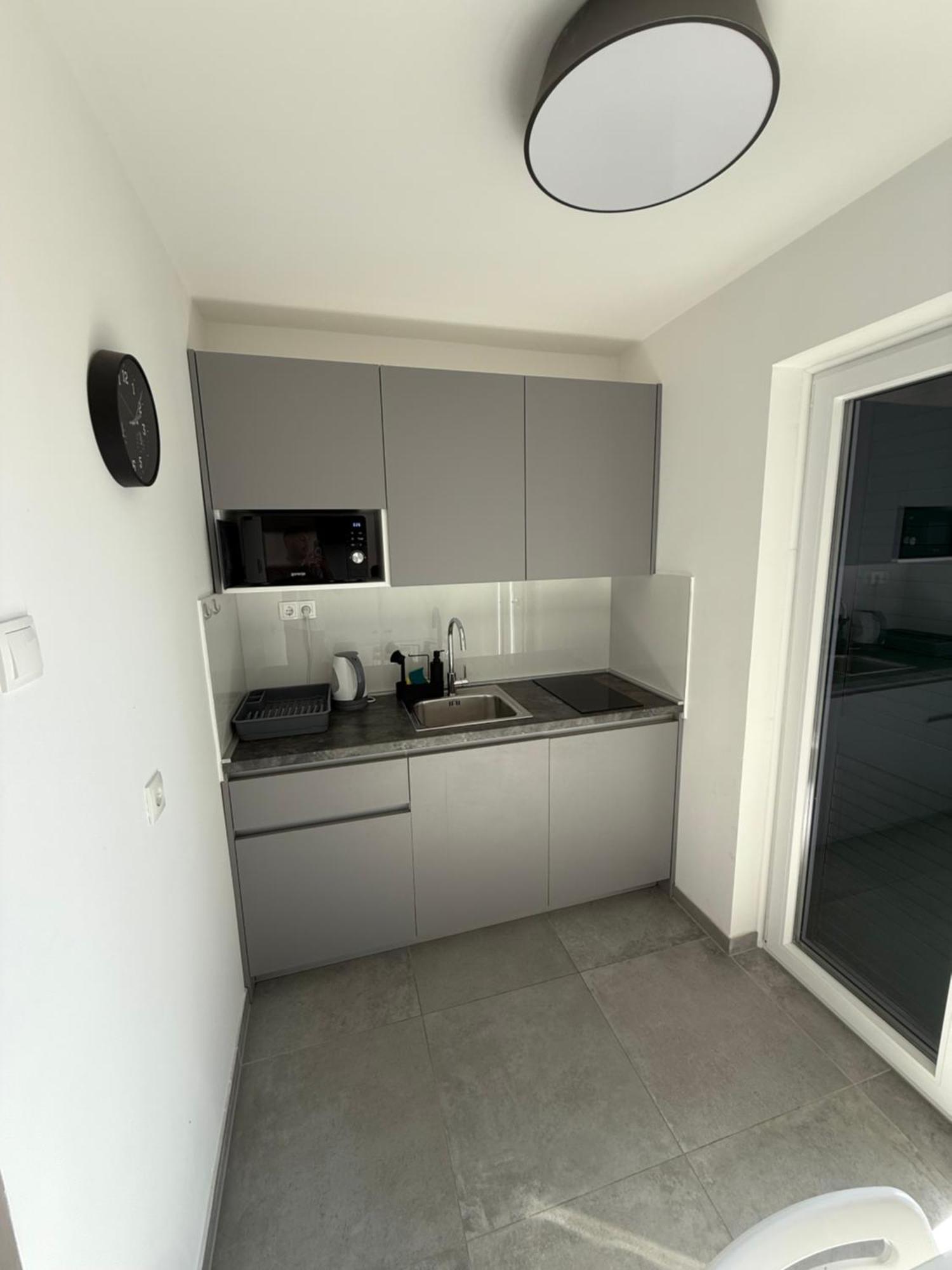 Apartmani Lovren โนวาลยา ภายนอก รูปภาพ